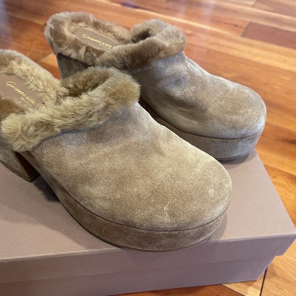 Gianvito Rossi Lyss velour fur camel platform mules